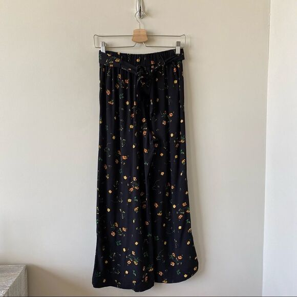 ARITIZA “Wilfred” Floral Tie Back Wide Leg Pants - Picture 3 of 14